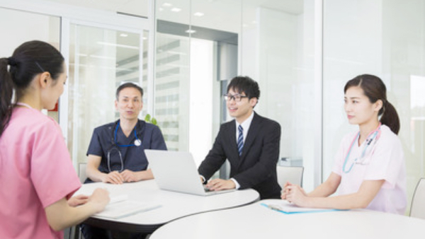 私わたくしはその人を常に先生と呼んでいた。だからここでもただ先生と書くだけで本名は打ち明けない。これは世間をのサムネイル